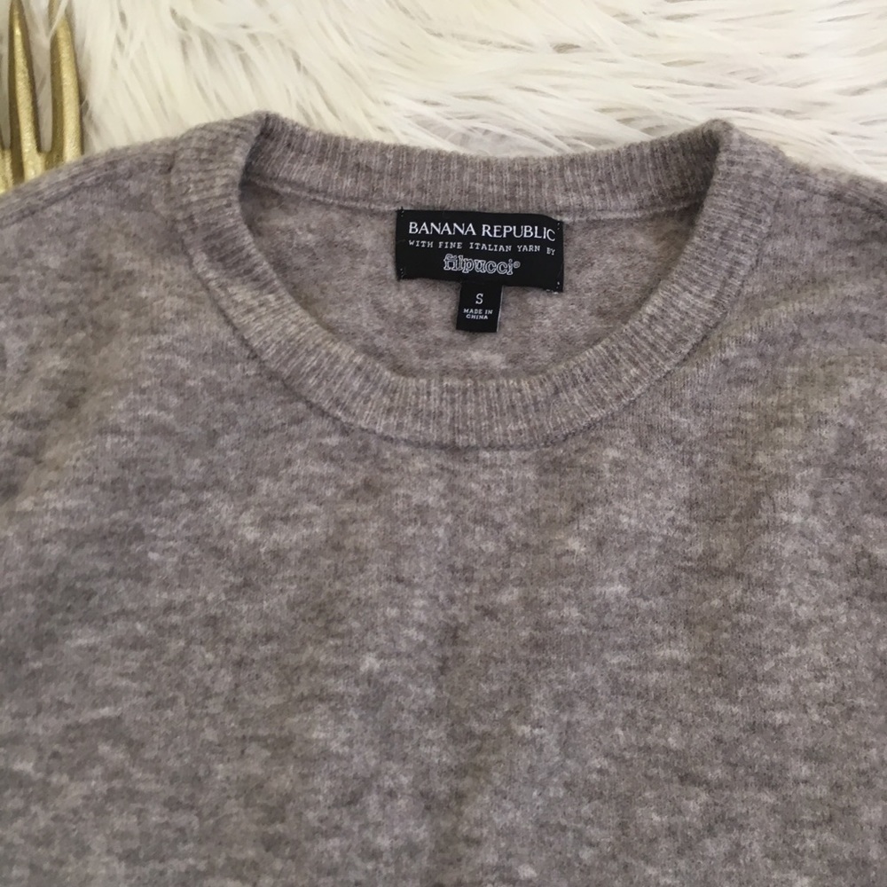 🎉SOLD🎉Banana Republic Filpucci Aire  Sweater - Picture 2 of 6